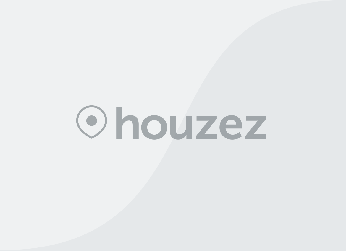 Helle 3 Zimmer Wohnung mit Balkon, Garage