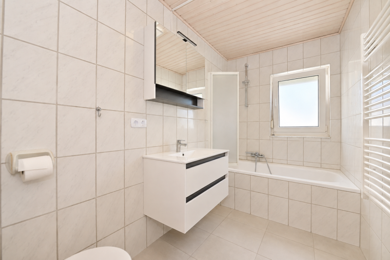 Badezimmer im OG