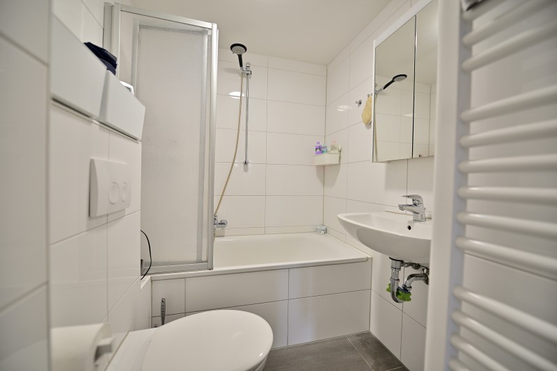 Bad mit Wanne